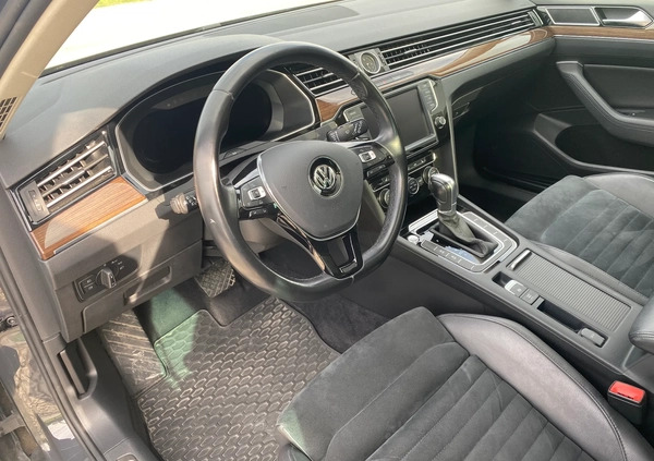 Volkswagen Passat cena 63700 przebieg: 173000, rok produkcji 2015 z Gogolin małe 191